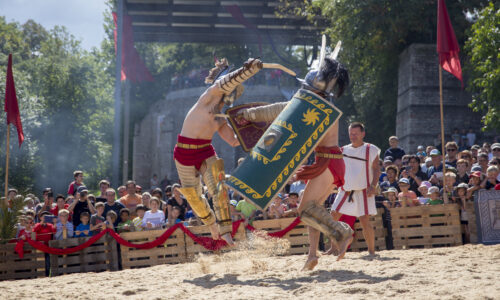 Augusta Raurica Roemerfest Dynamischer Gladiatorenkampf Foto Susanne Schenker