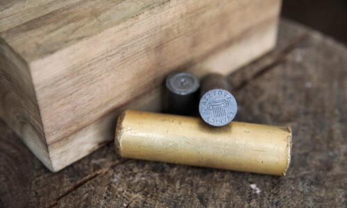 Roemerfest Augusta Raurica Die Stempel zum Praegen einer Muenze Foto Susanne Schenker