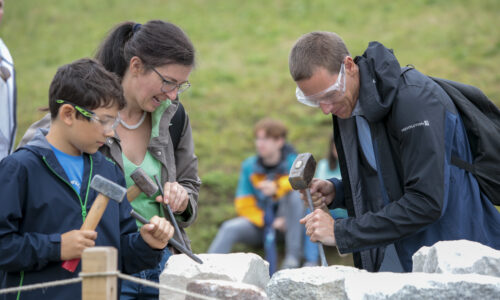 Roemerfest Augusta Raurica Mitmachangebot Steinmetz Foto Susanne Schenker