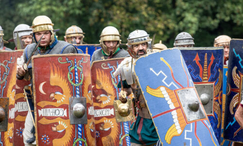 Roemerfest Augusta Raurica Roemische Legionaere in Aktion Foto Matthias Willi