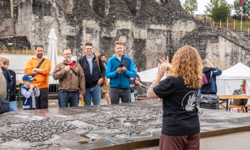 Roemerfest Augusta Raurica Programm in Gebaerdensprache am Sonntag Foto Matthias Willi
