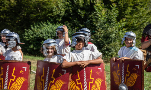 Roemerfest Augusta Raurica Stolze Schueler der Legionaersschule Foto Matthias Willi