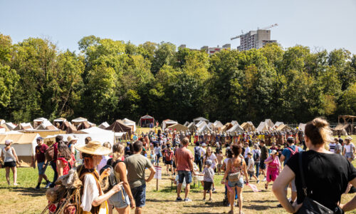 Roemerfest Augusta Raurica Vor dem Legionaerslager Foto Matthias Willi