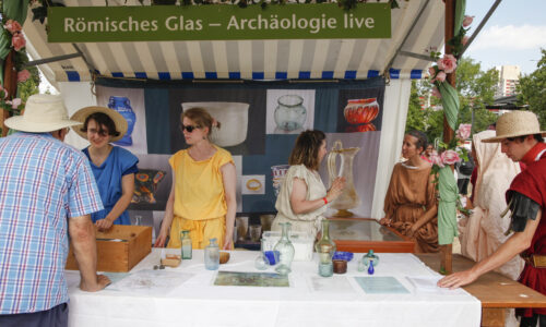 Roemerfest Augusta Raurica Archaeologie live Roemisches Glas Foto Daniel Rancic