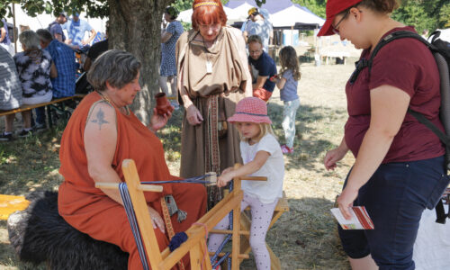 Roemerfest Augusta Raurica Die Kunst des Webens Foto Susanne Schenker