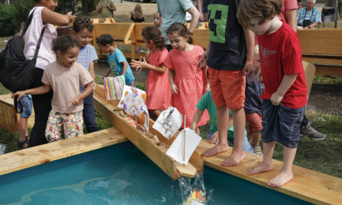 Roemerfest Augusta Raurica Roemische Schiffe basteln Foto Susanne Schenker