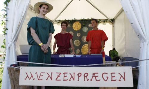 Helfer:innen gesucht