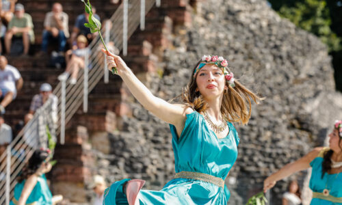 Fête romaine Augusta Raurica – Spectacle de danse au théâtre – Photo Matthias Willi