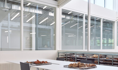 Sammlungszentrum Augusta Raurica Arbeitsplatz Foto Roman Weyeneth