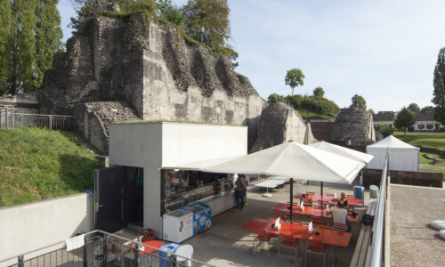 Theaterbuvette LUCI ist offen